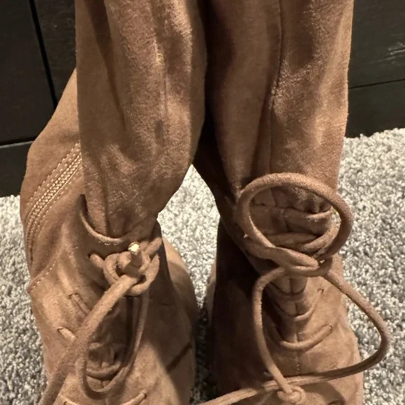 Journee Women's Taupe Wide Calf Knee-High Boots Size 8 EUC - Picture 5 of 16